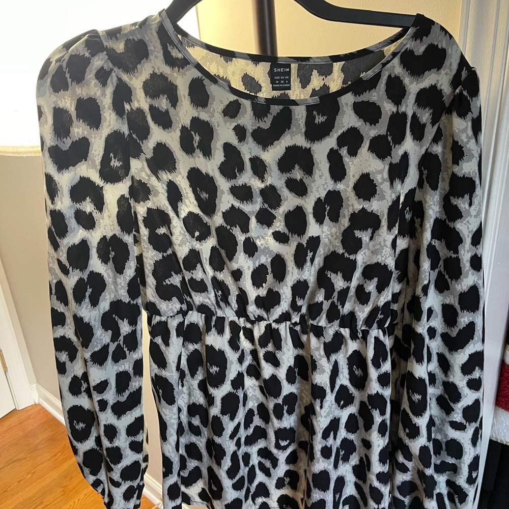 SHEIN maternity  Monochrome Animal Print Top